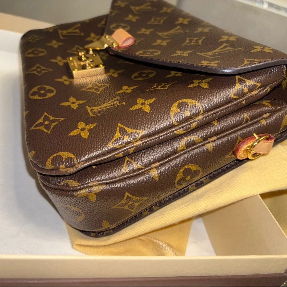 Louis Vuitton Monogram pochette metis - Picture 7 of 17